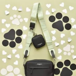Luxe Dog Walking Bag Bundle - Sage Heart 12 Luxe Dog Walking Bag Bundle - Sage Heart -Cocopup London DSC 8887 eb570207 05ca 40f2 b5f0 c9cd01b5f48b
